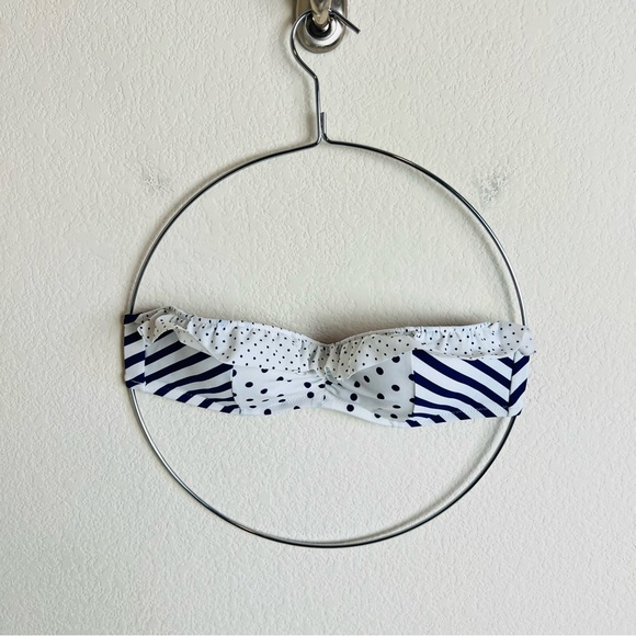 Victoria’s Secret Flounce White& Blue Dot Stripe Bandeau Swim Bikini Top - Picture 7 of 8